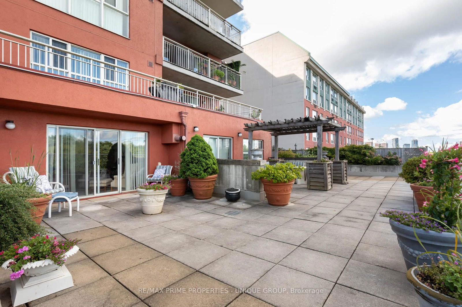 Courtyards of Concorde Condos, North York, Toronto