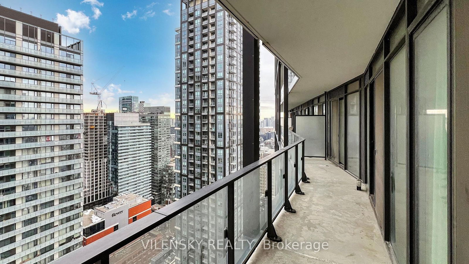 125 Peter St, unit 3311 for rent