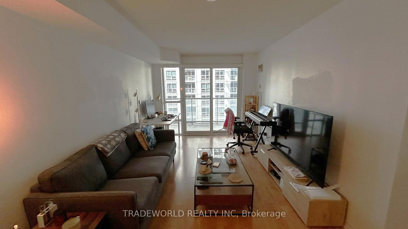 761 Bay St, unit 814 for rent