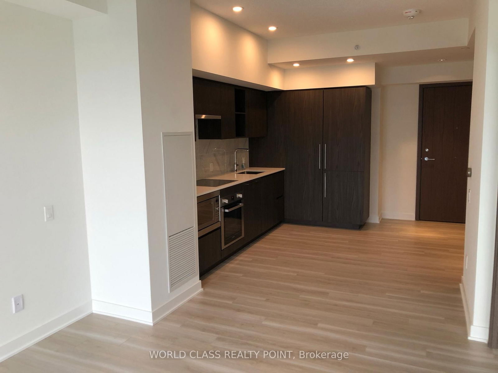 17 Bathurst St, unit 3308 for rent