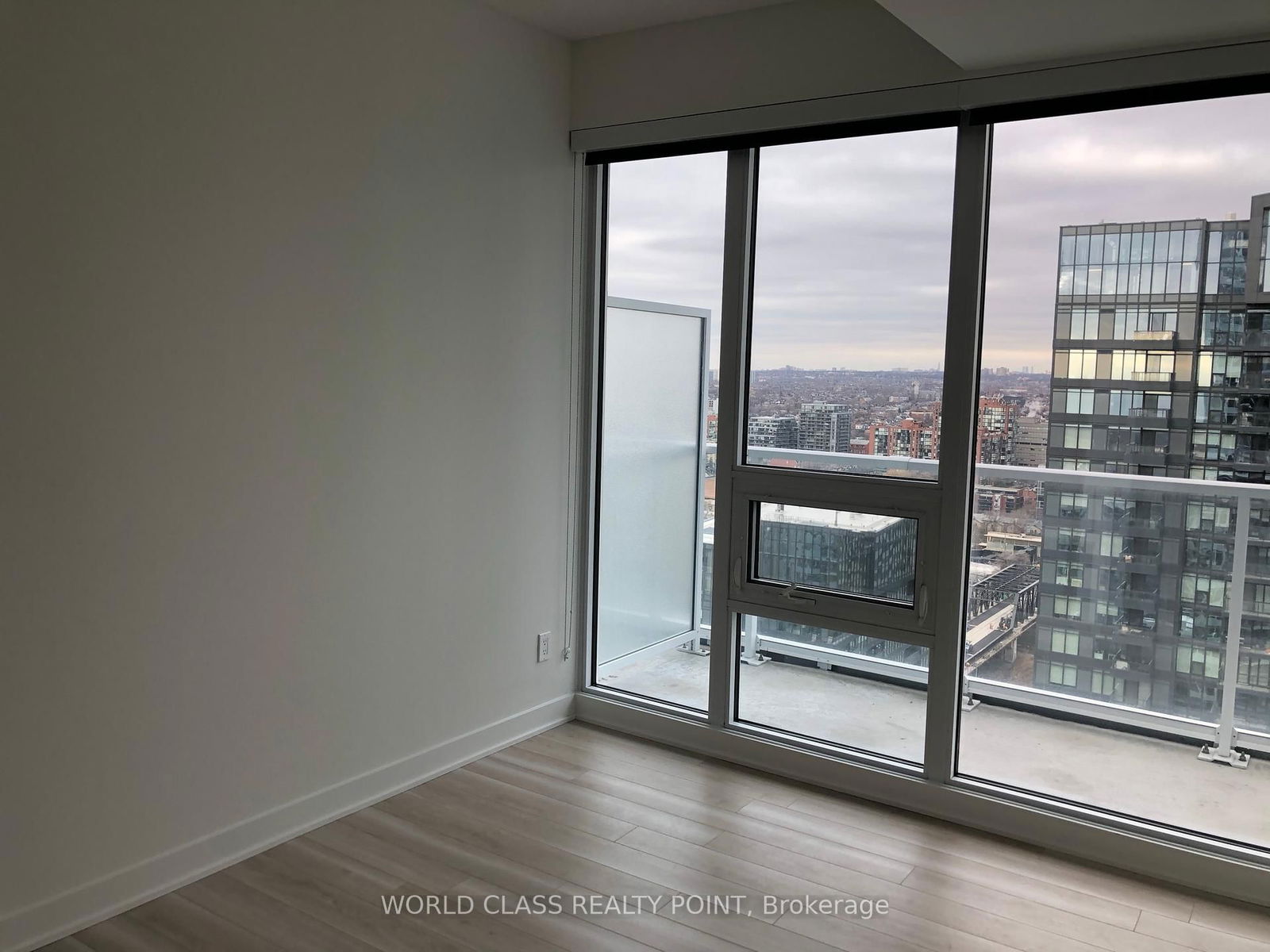 17 Bathurst St, unit 3308 for rent