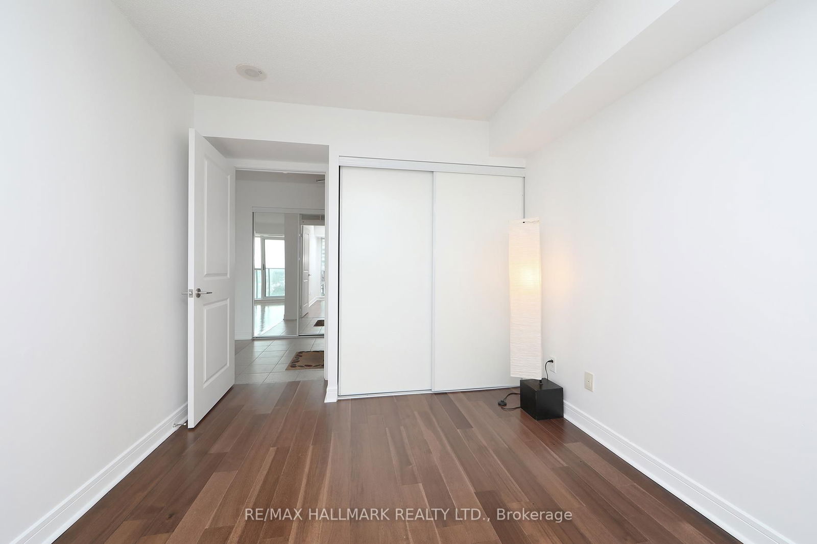 35 Bales Ave, unit 1906 for rent