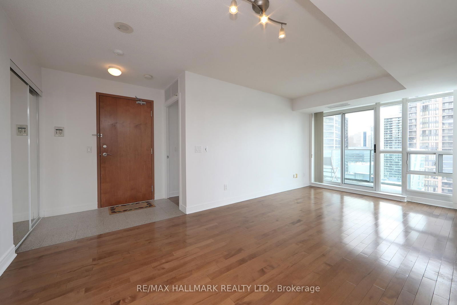 35 Bales Ave, unit 1906 for rent