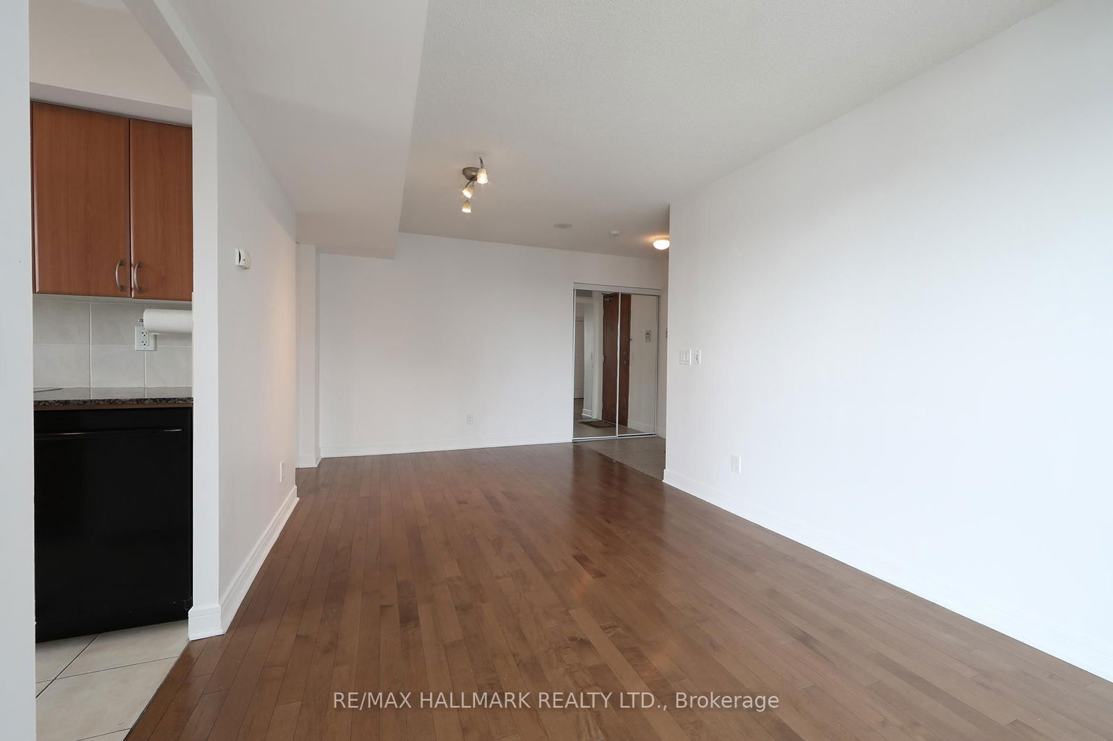 35 Bales Ave, unit 1906 for rent