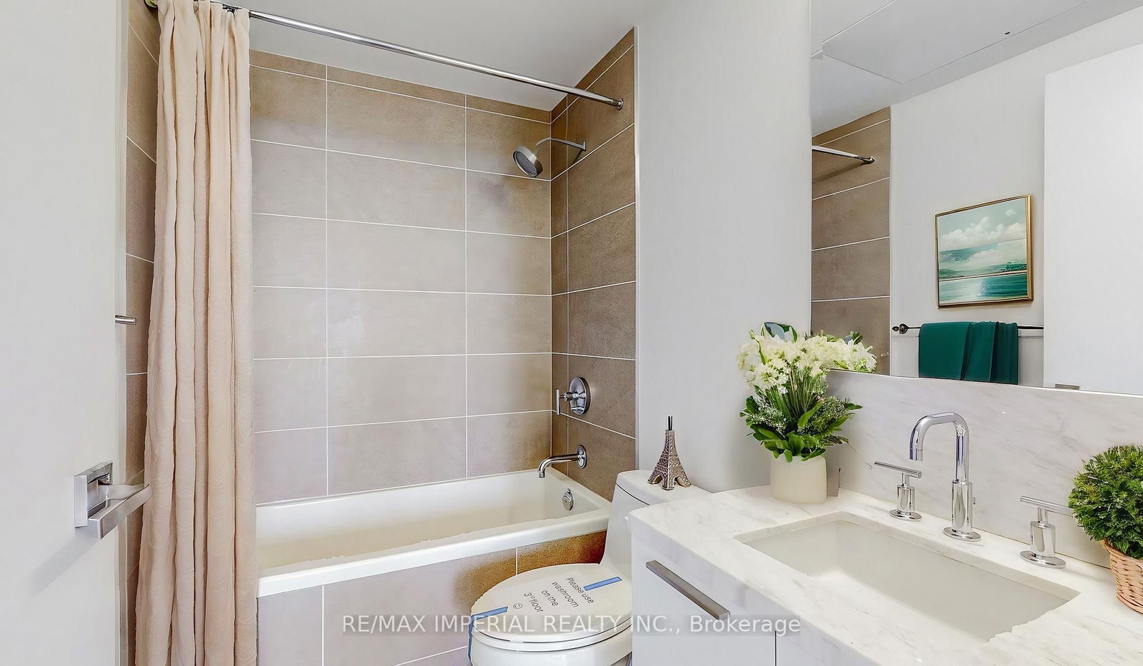 3 Gloucester St, unit 2706 for sale