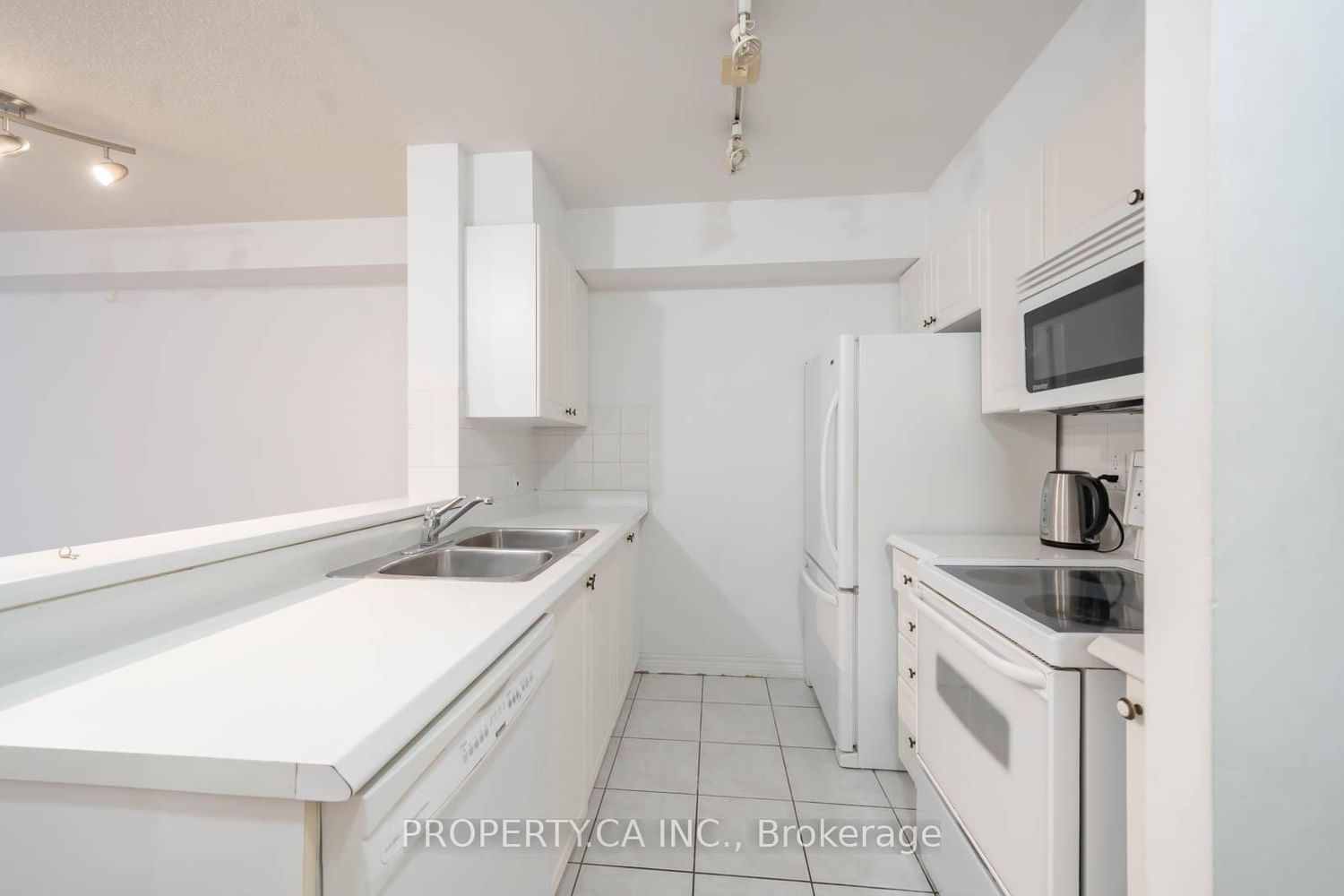 152 St Patrick St, unit 606 for rent