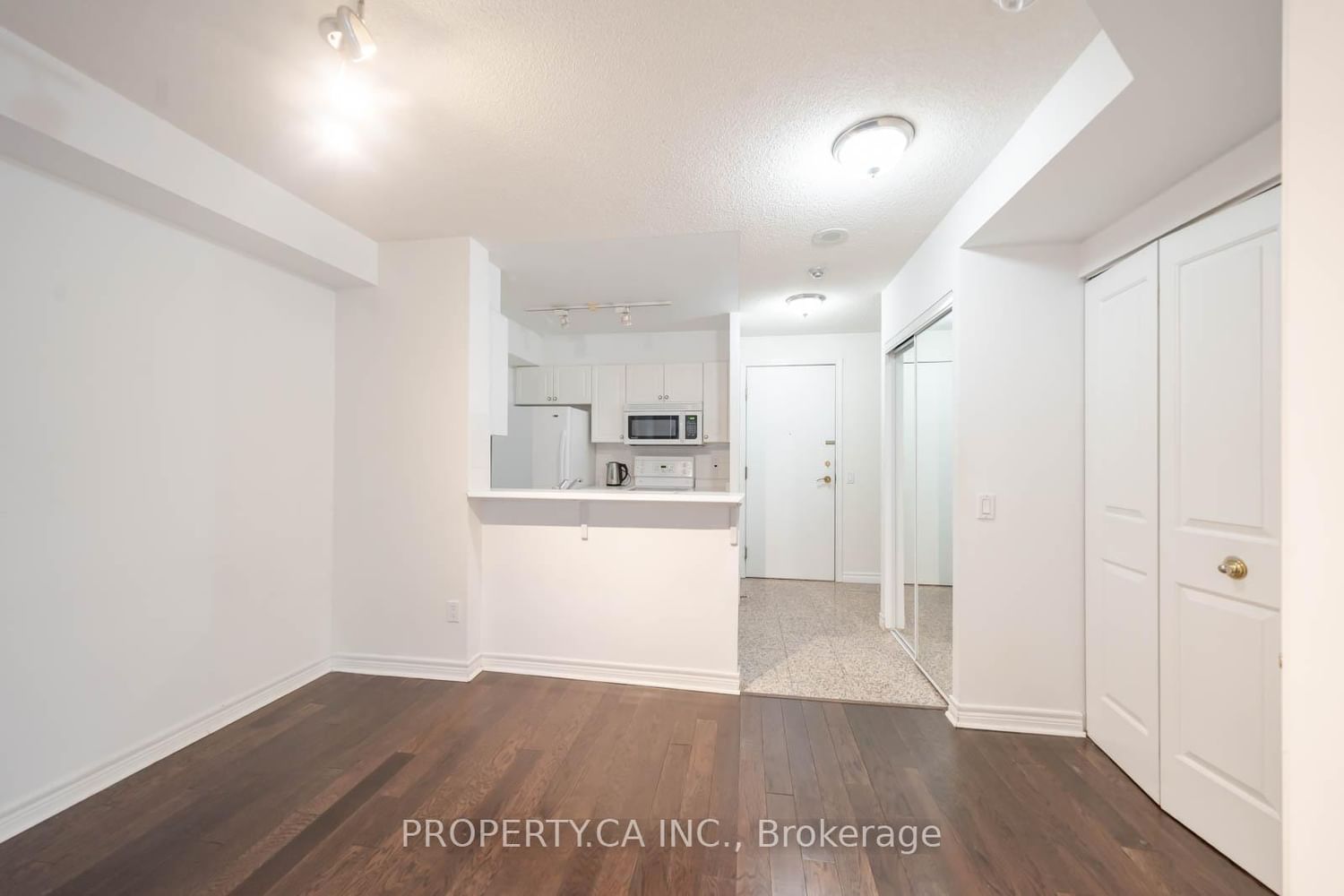 152 St Patrick St, unit 606 for rent