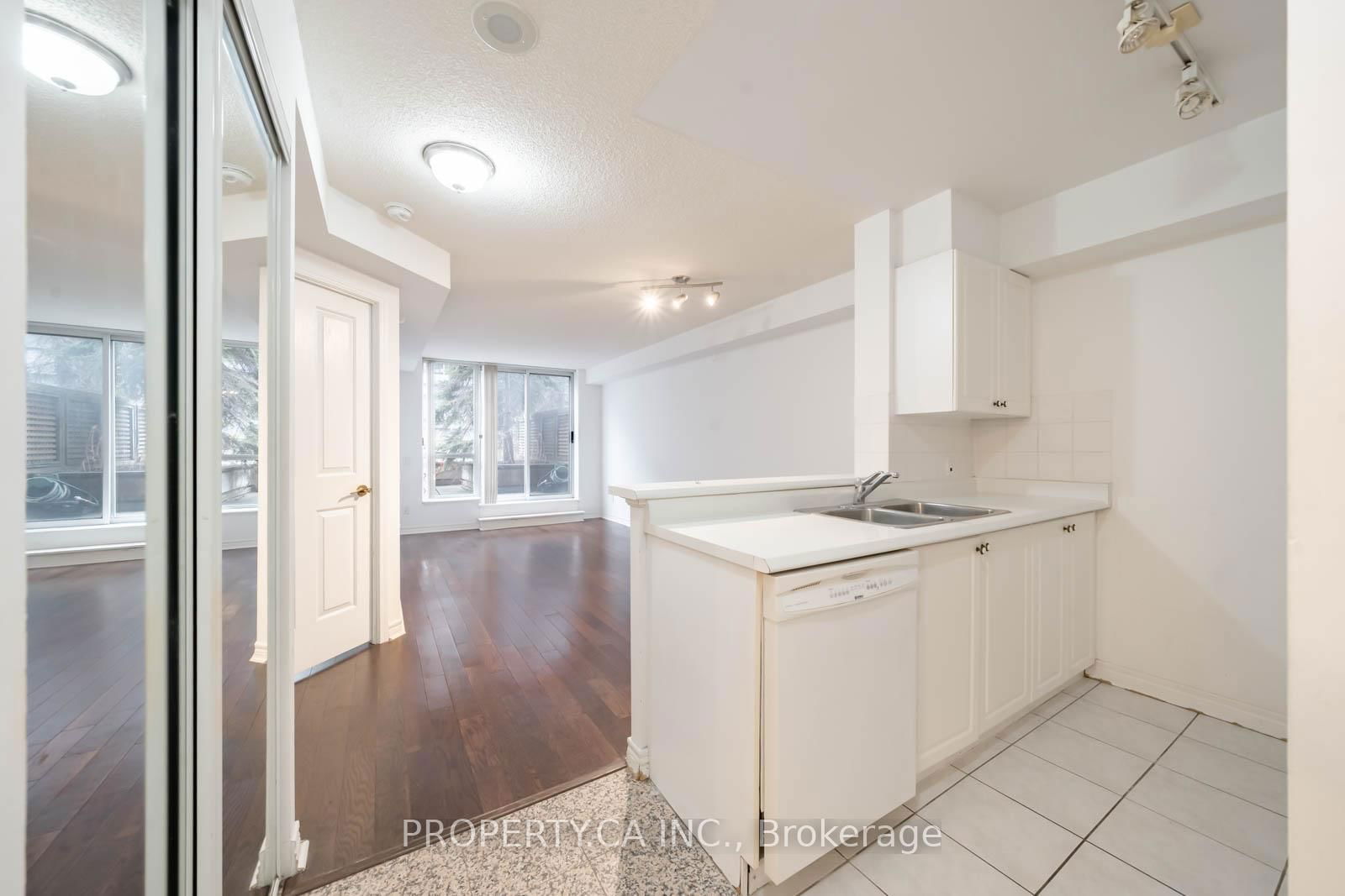 152 St Patrick St, unit 606 for rent