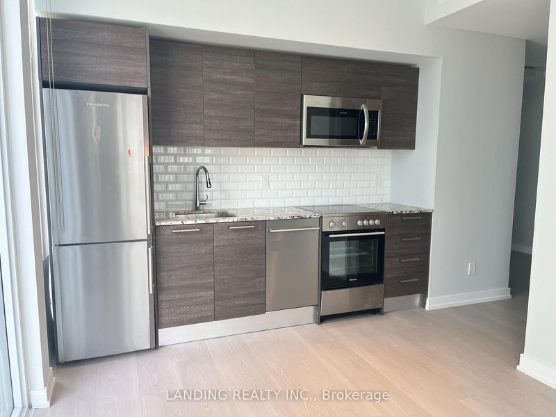 28 Wellesley St E, unit 2407 for rent