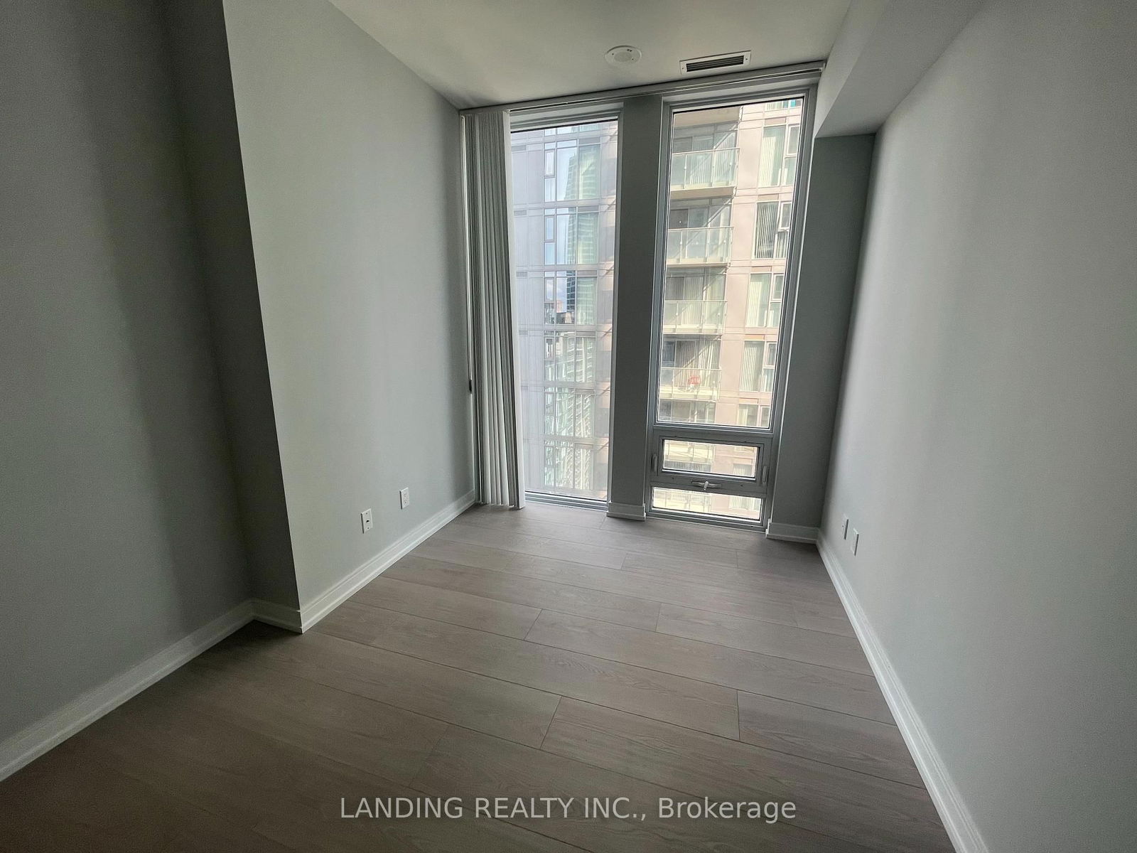 28 Wellesley St E, unit 2407 for rent