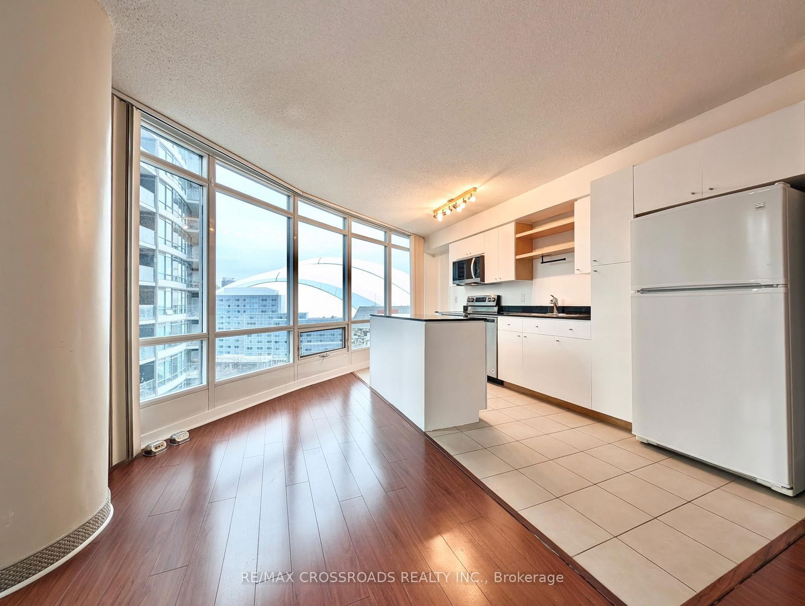 373 Front St W, unit 1809 for rent