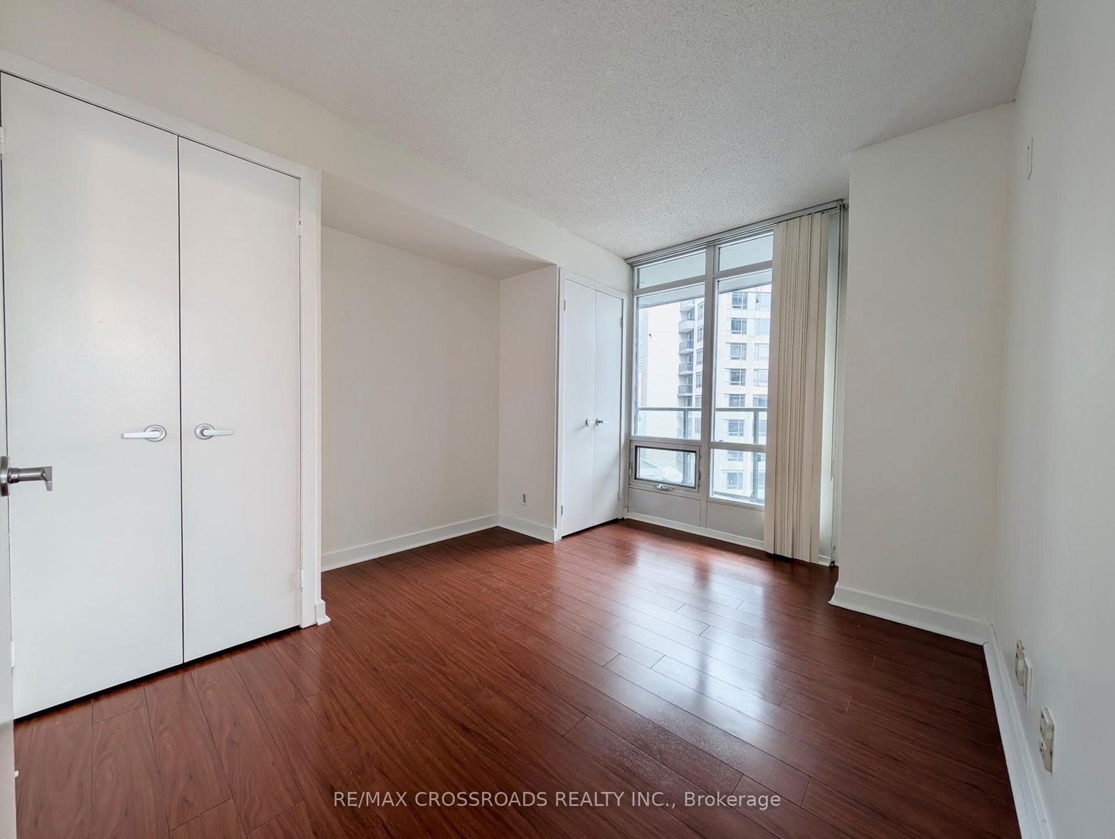 373 Front St W, unit 1809 for rent