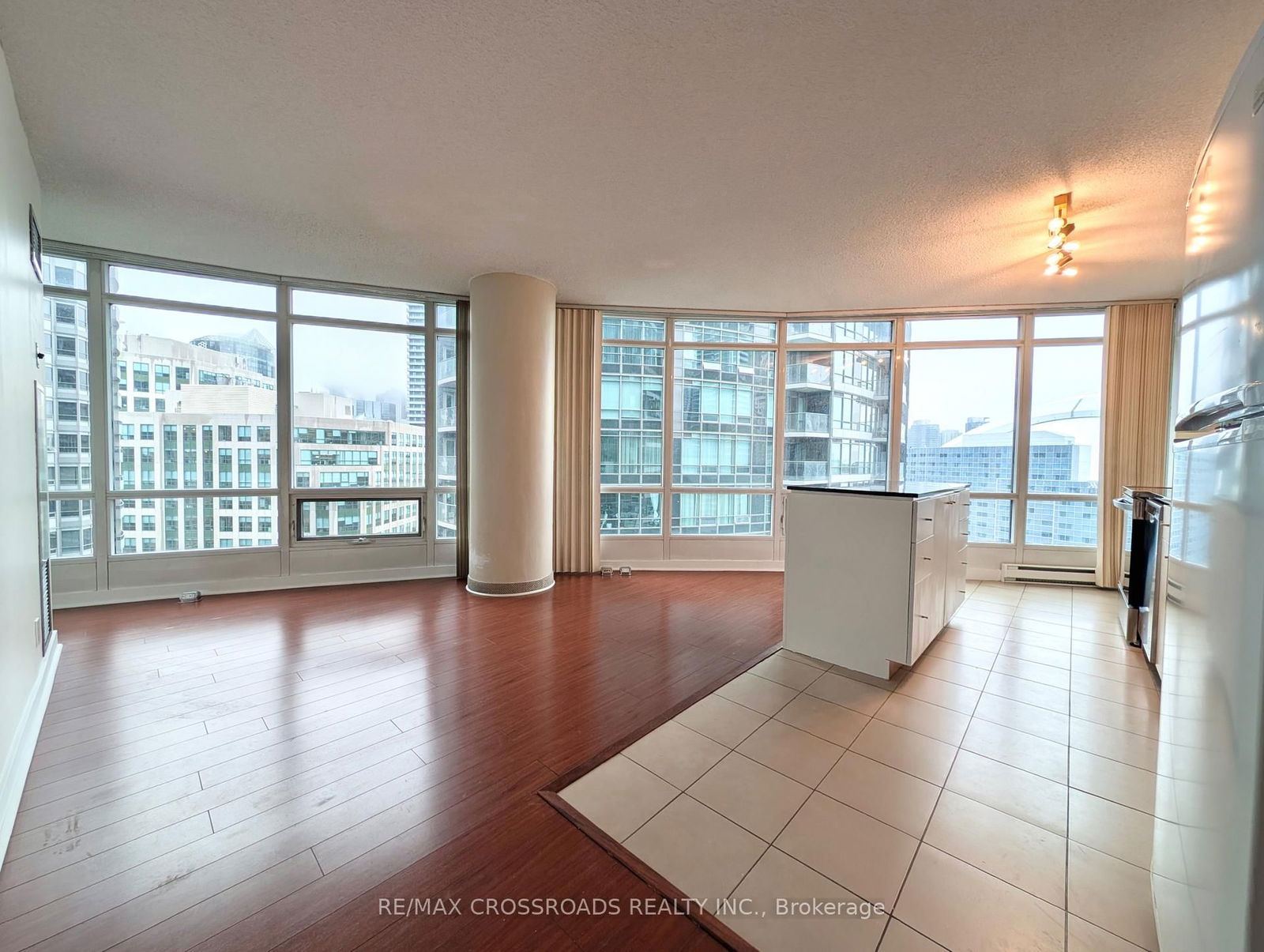 373 Front St W, unit 1809 for rent