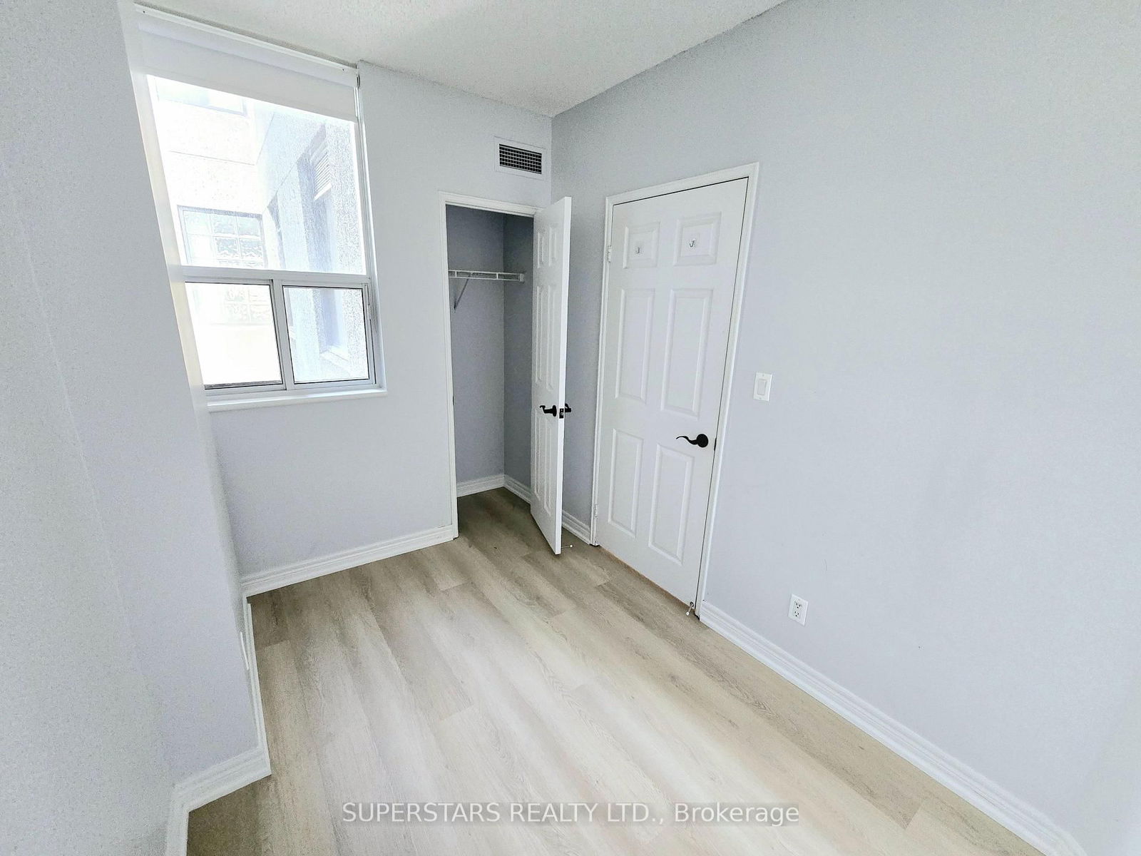 55 Bloor St E, unit 1502 for rent