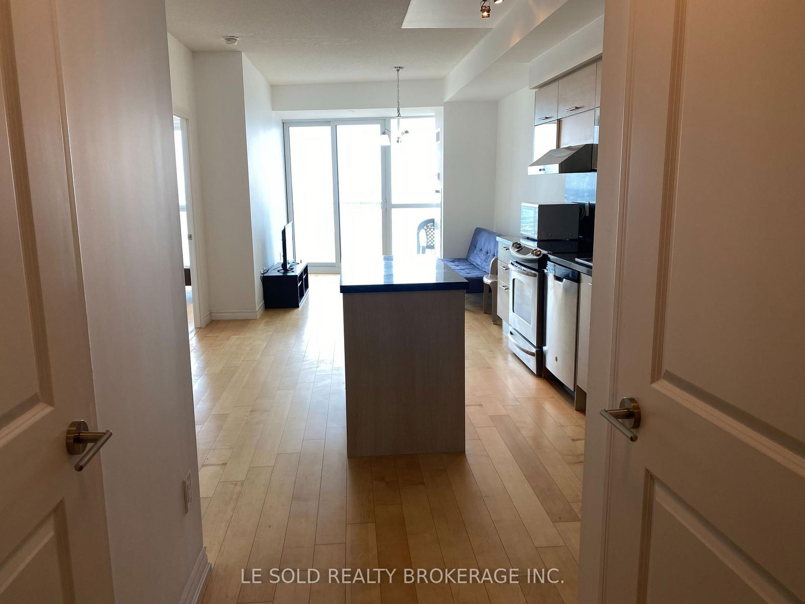 386 Yonge St, unit 4105 for rent