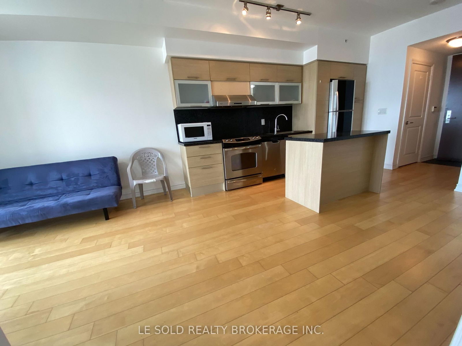 386 Yonge St, unit 4105 for rent