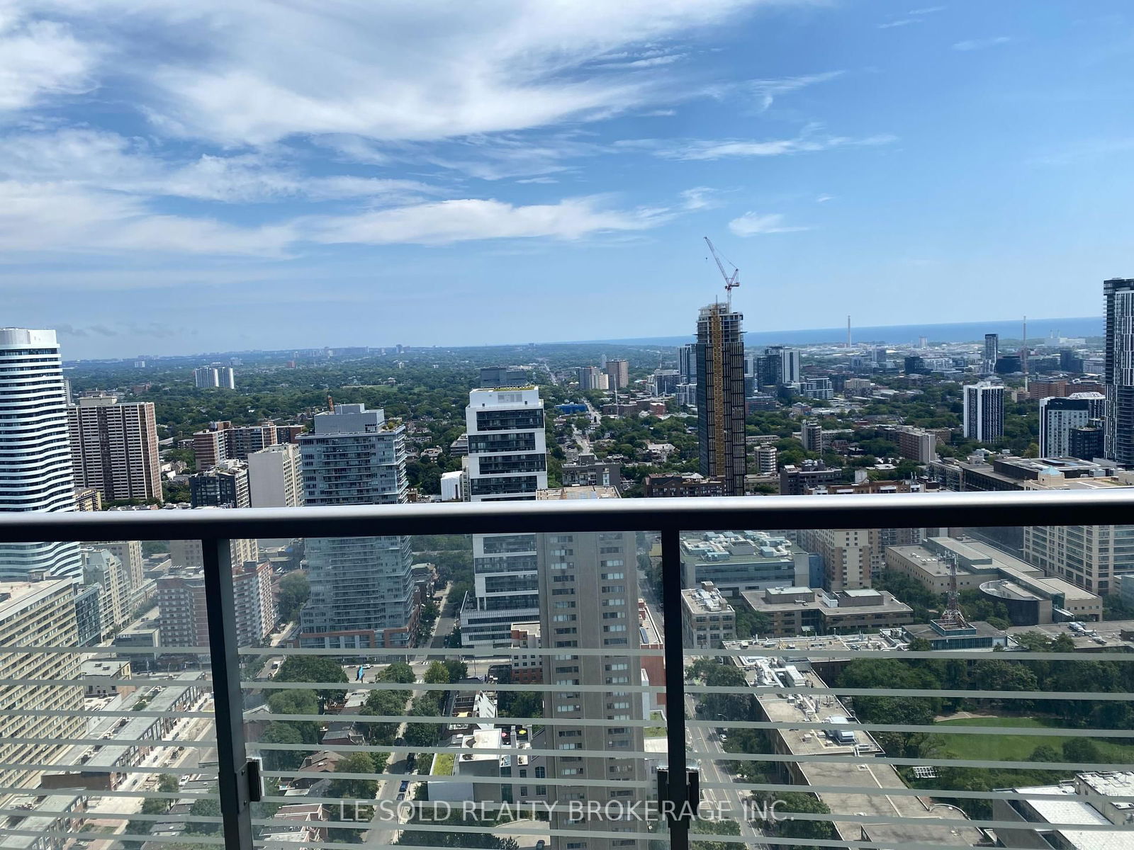 386 Yonge St, unit 4105 for rent