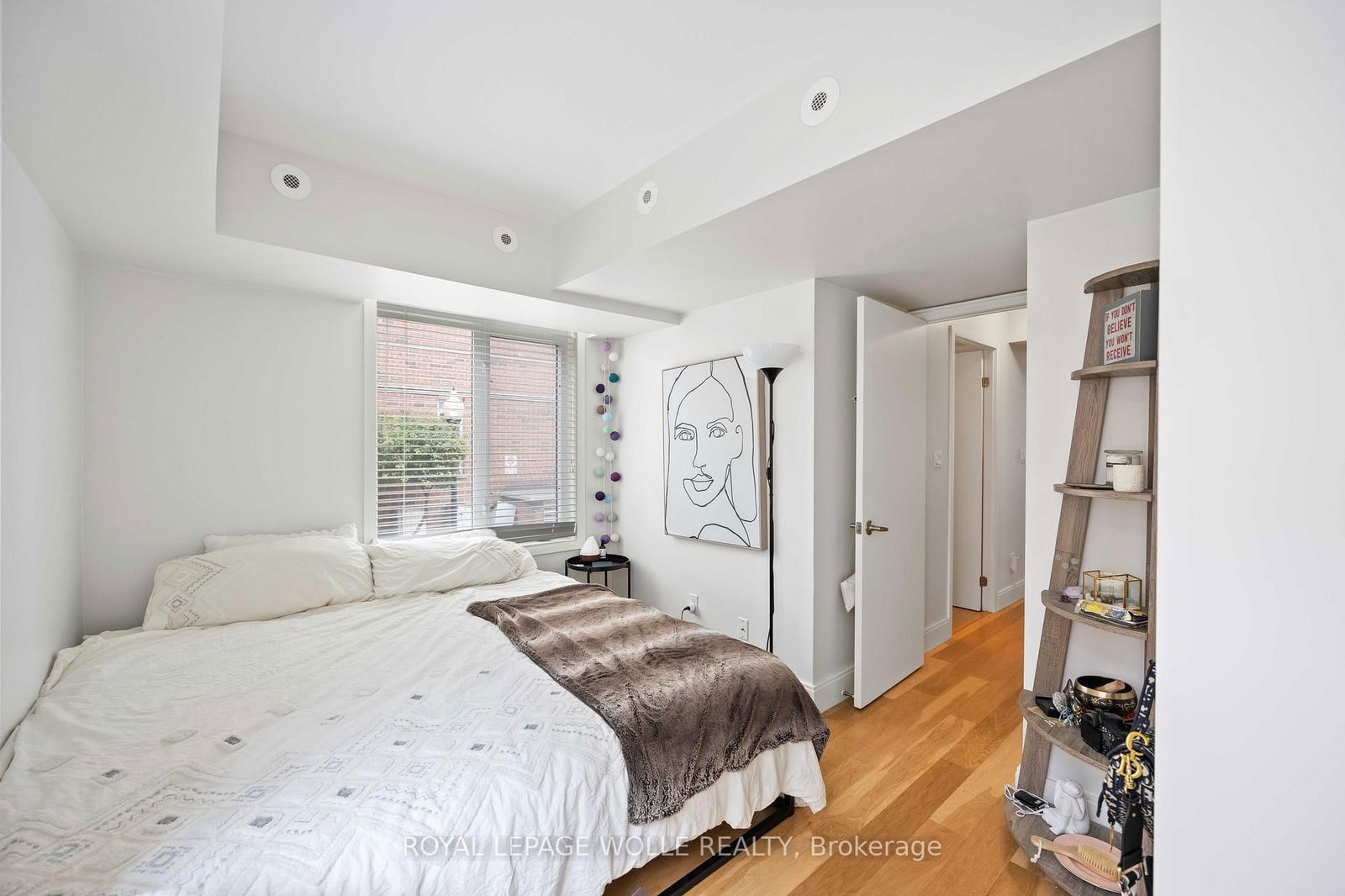 415 Jarvis St, unit 205 for sale