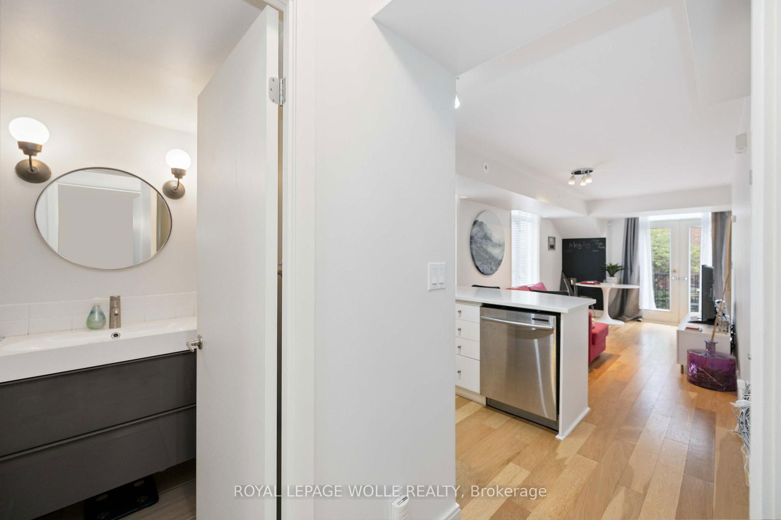 415 Jarvis St, unit 205 for sale