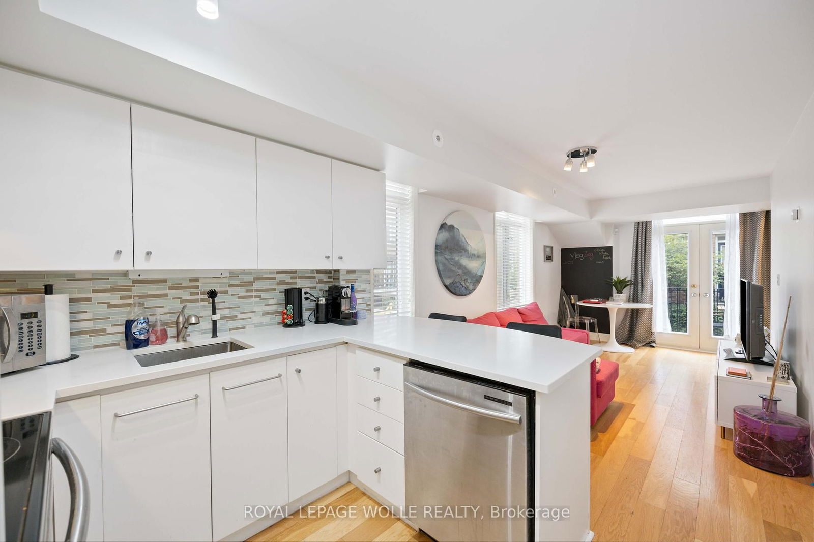 415 Jarvis St, unit 205 for sale