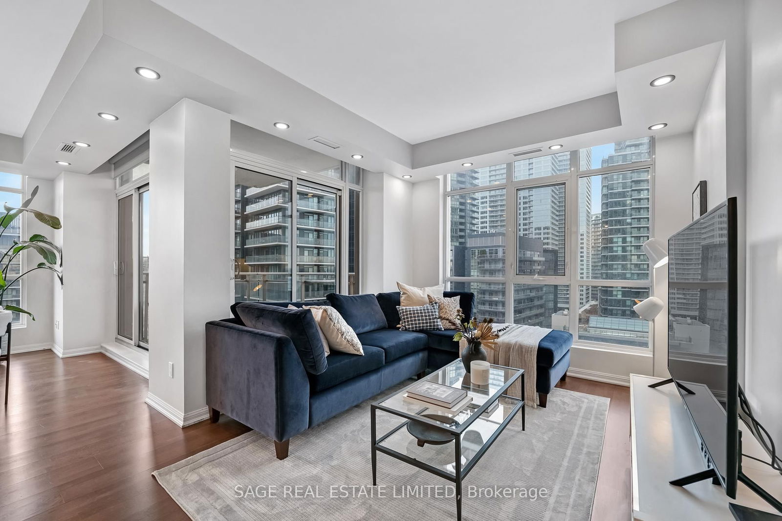 21 Grand Magazine St, unit 1408 for sale