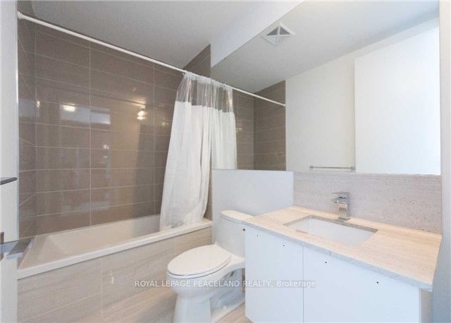 28 Wellesley St E, unit 3604 for rent