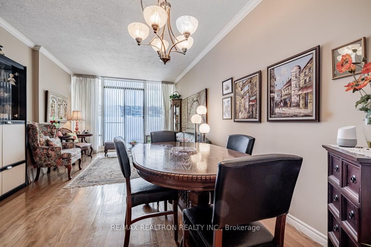 30 Fashion Roseway, unit 104 for sale