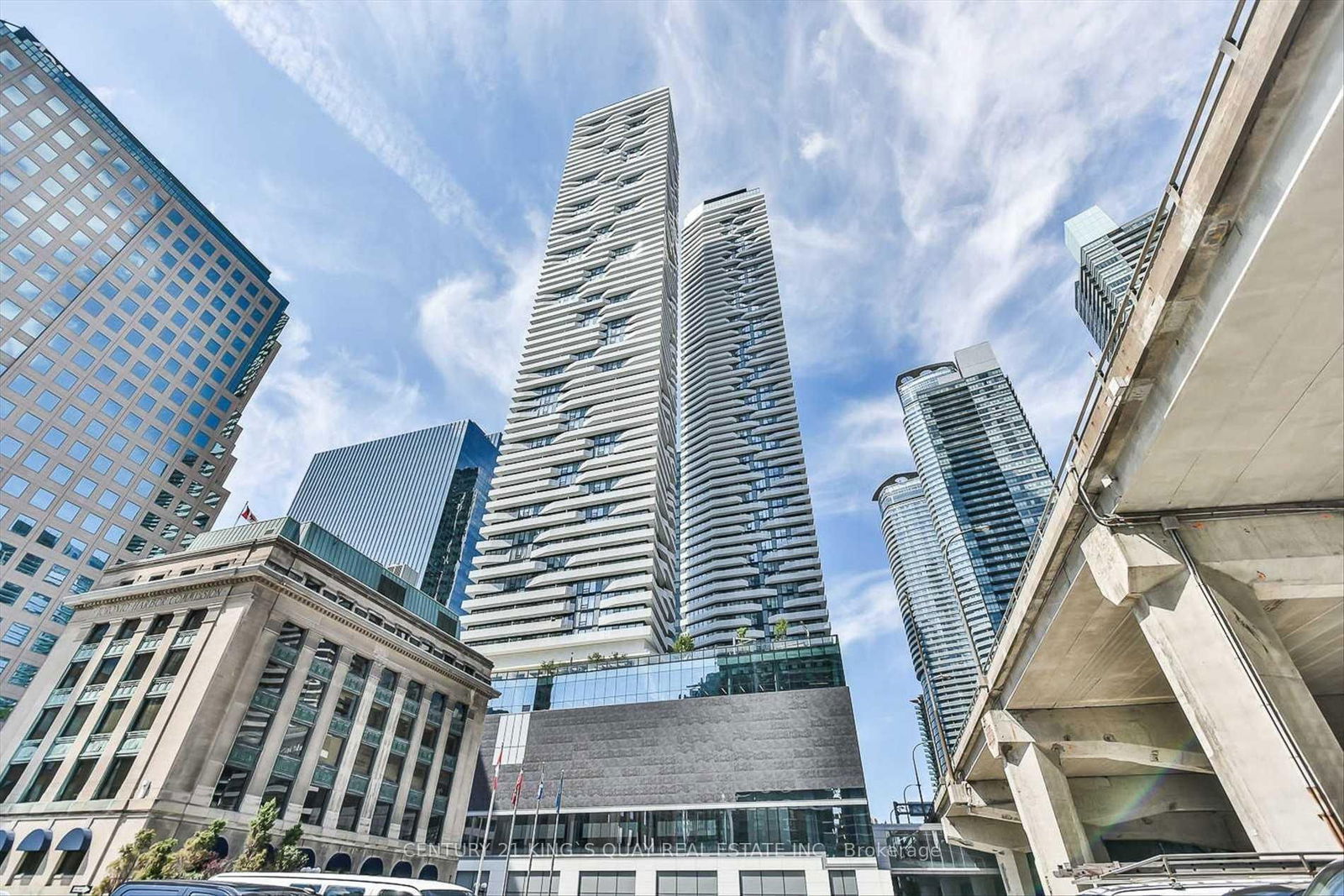 88 Harbour St, unit 4009 for rent