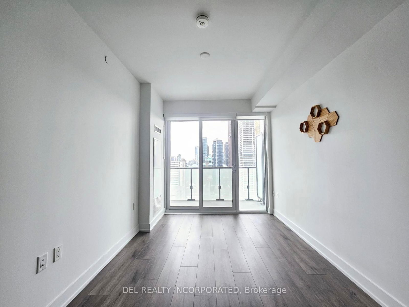 575 Bloor St E, unit 2201 for rent