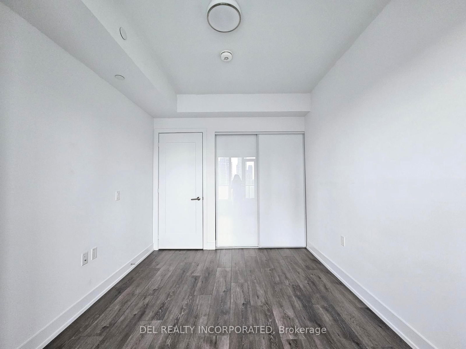 575 Bloor St E, unit 2201 for rent