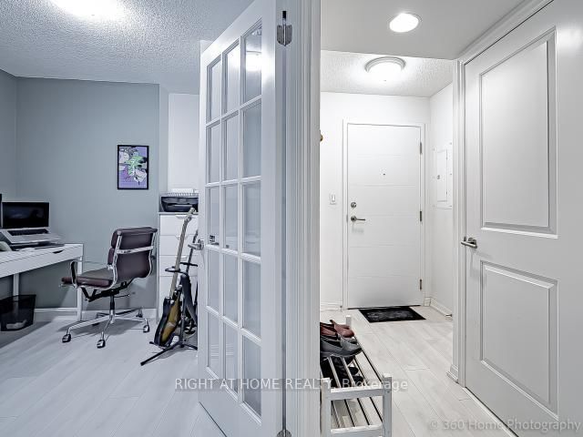 400 Adelaide St E, unit 517 for rent