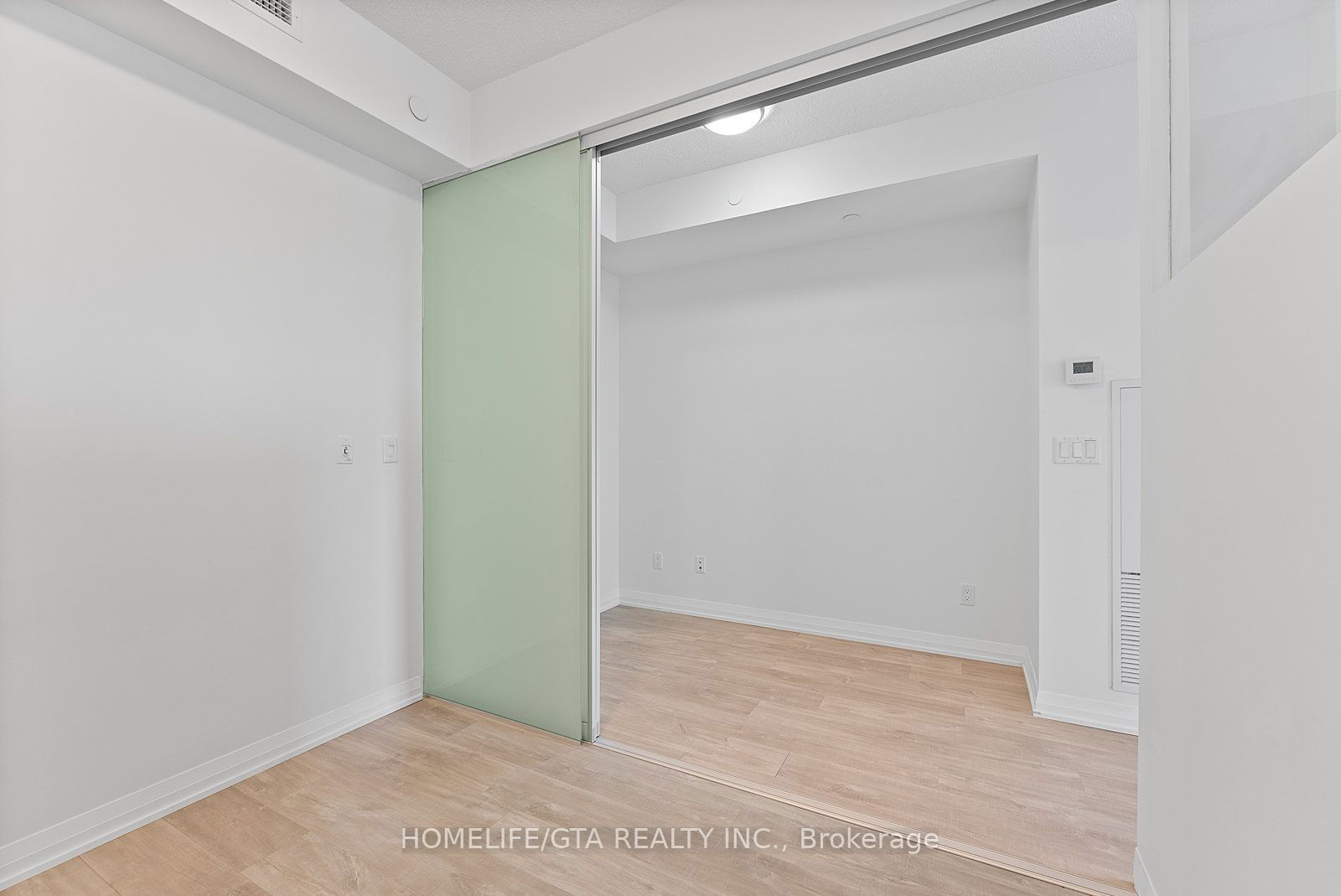 101 Erskine Ave, unit 411 for rent