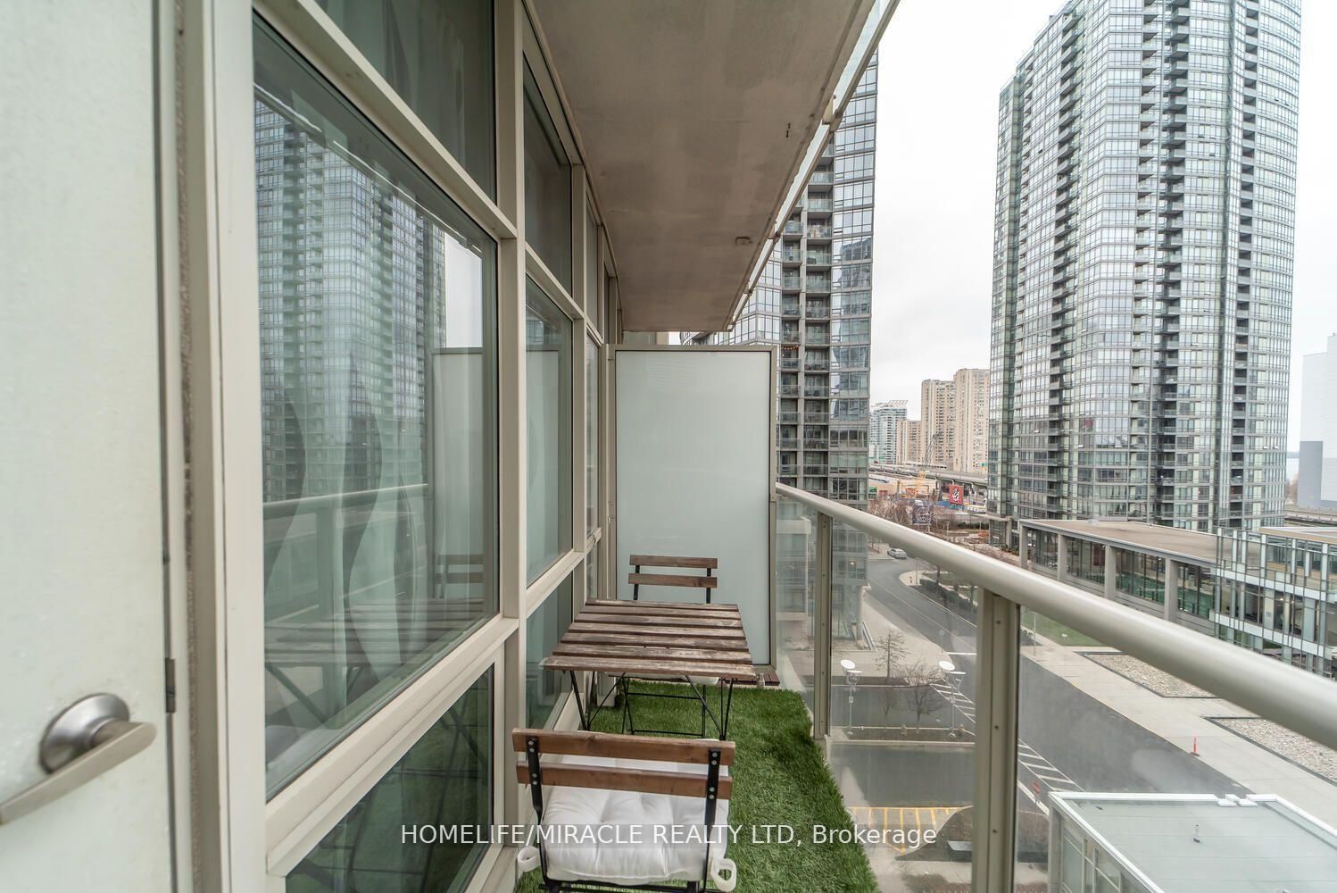 10 Navy Wharf Crt for rent 