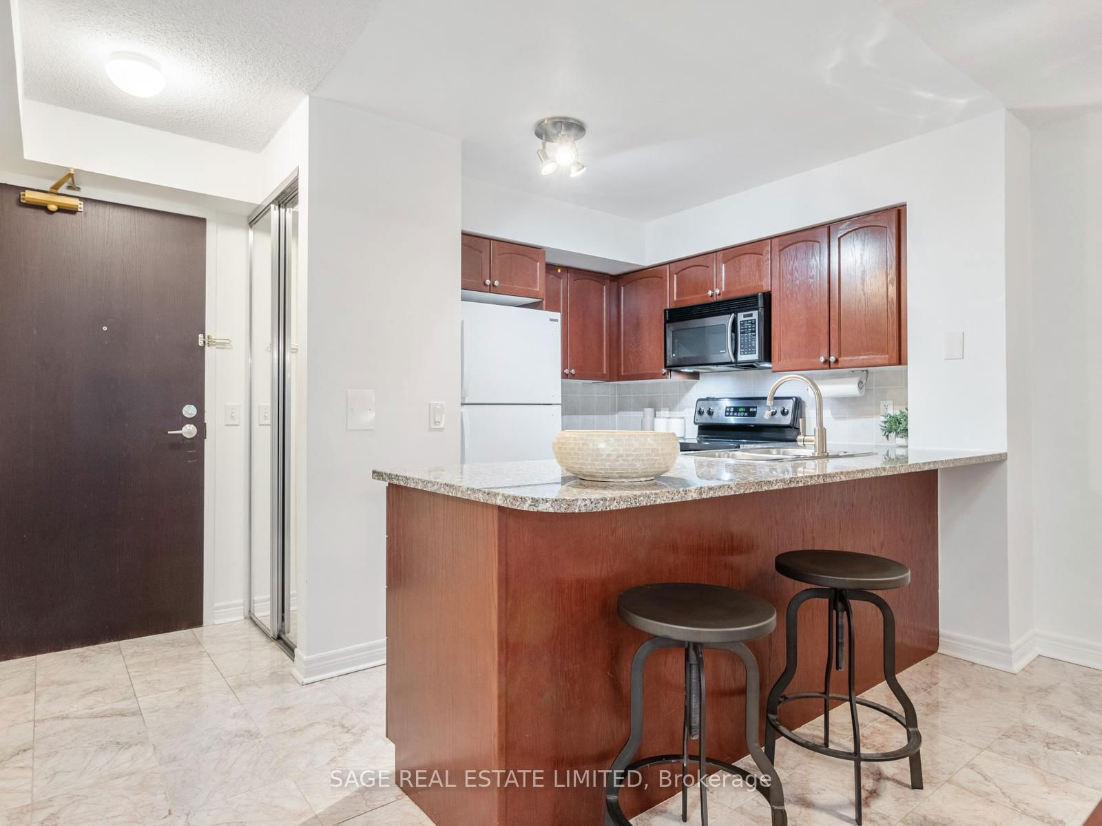 30 Grand Trunk Cres, unit 1705 for sale