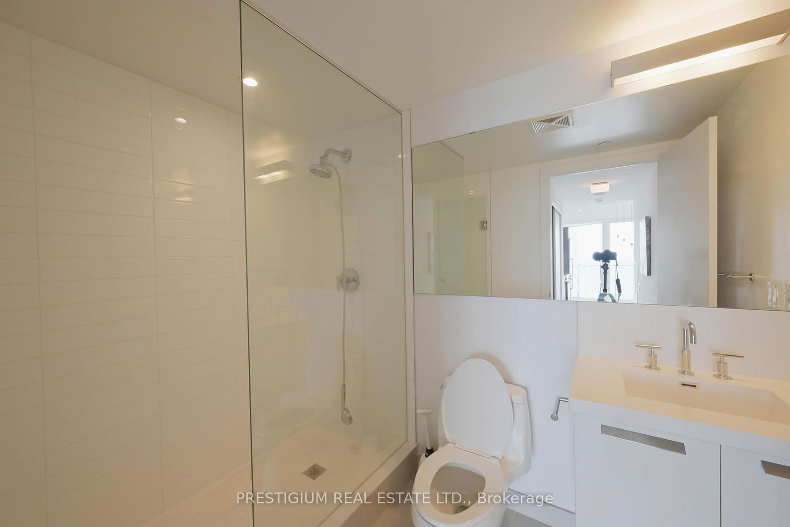 42 Charles St, unit 3703 for rent