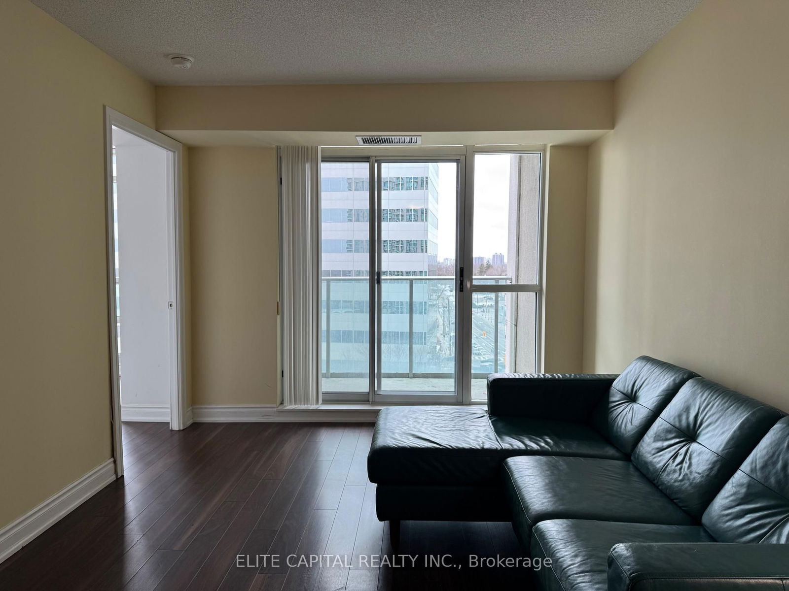 31 Bales Ave, unit 1103 for rent