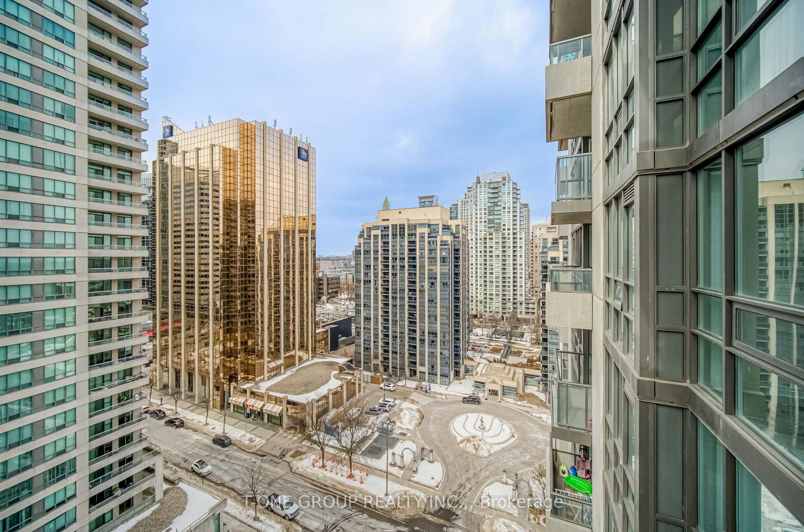 35 Hollywood Ave, unit 1817 for sale