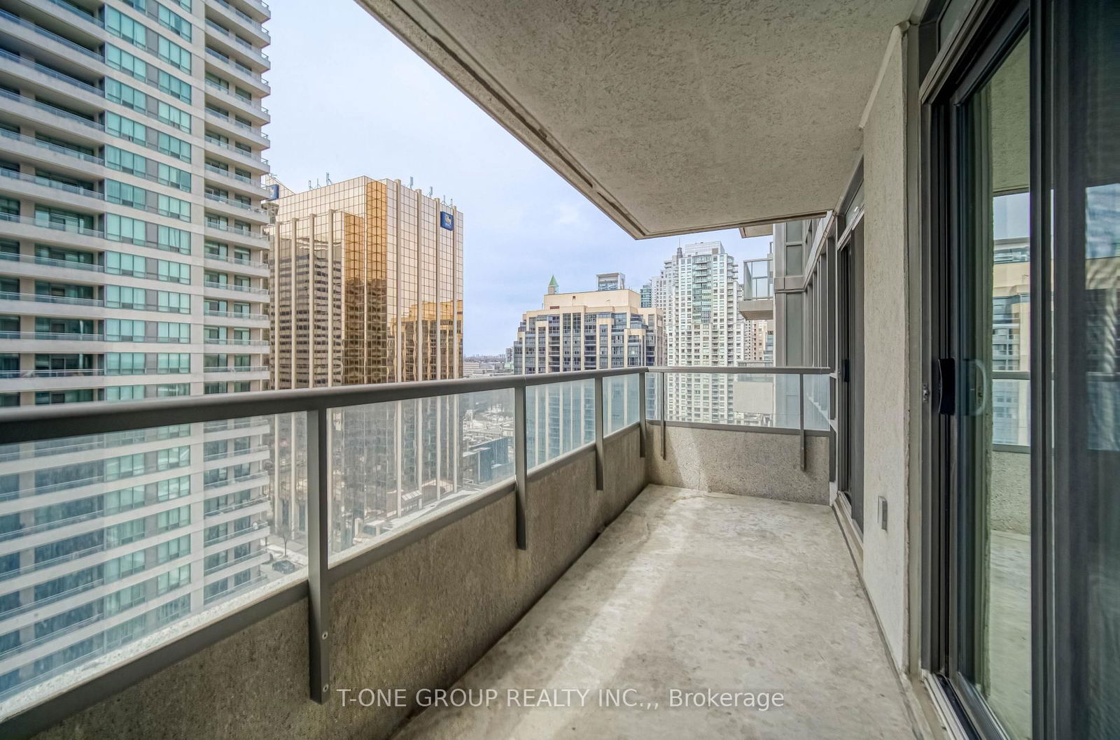 35 Hollywood Ave, unit 1817 for sale