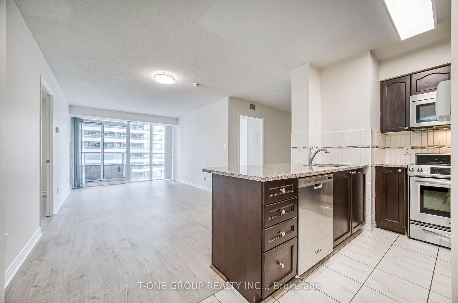 35 Hollywood Ave, unit 1817 for sale