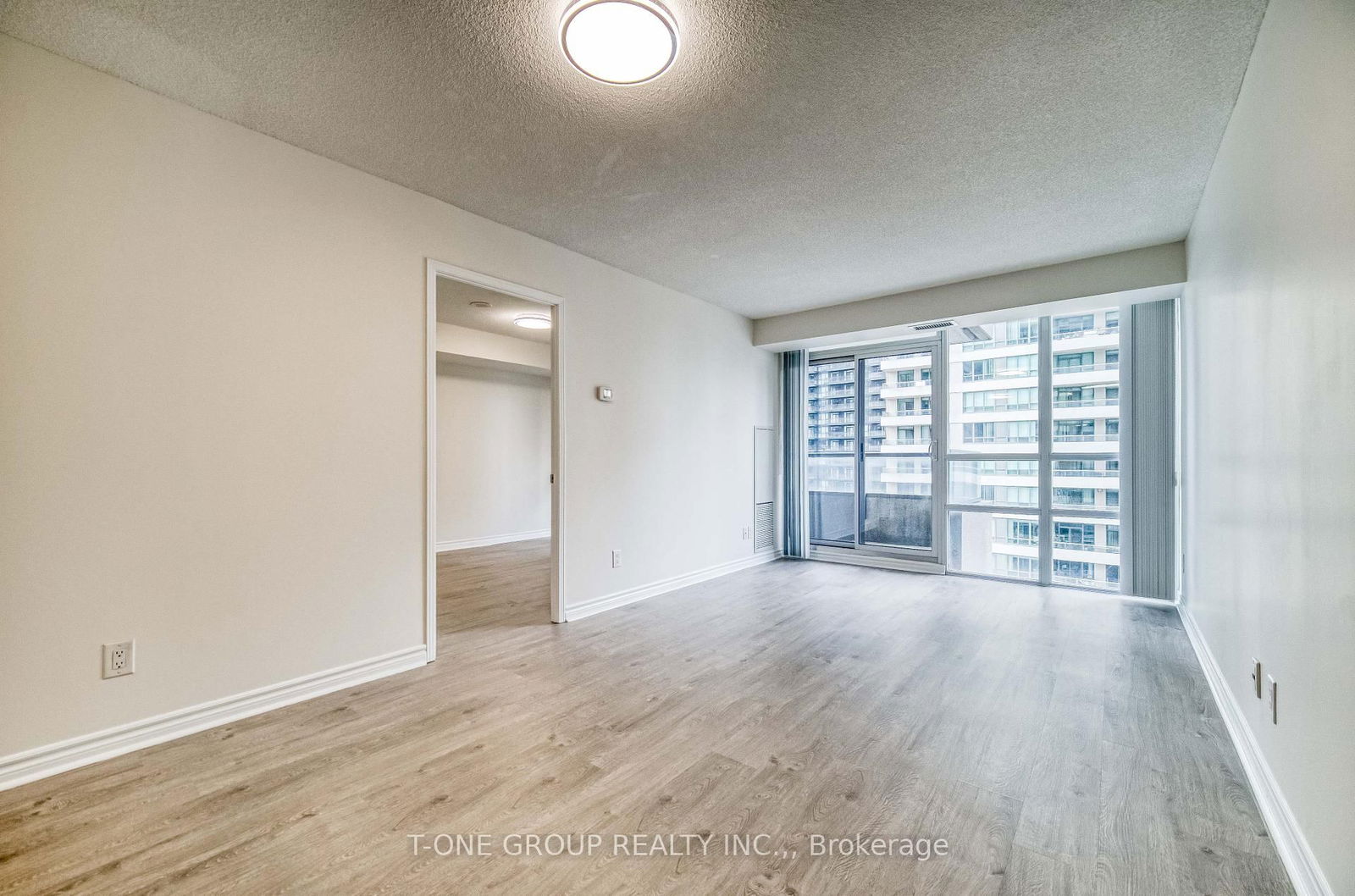 35 Hollywood Ave, unit 1817 for sale