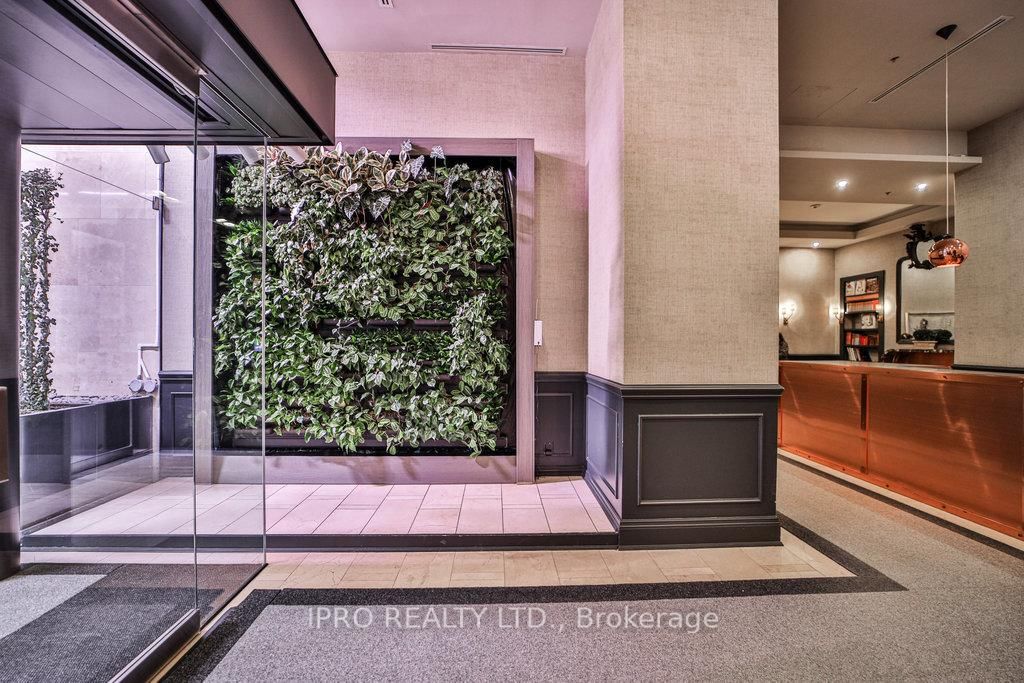 375 King St W, unit 701 for sale