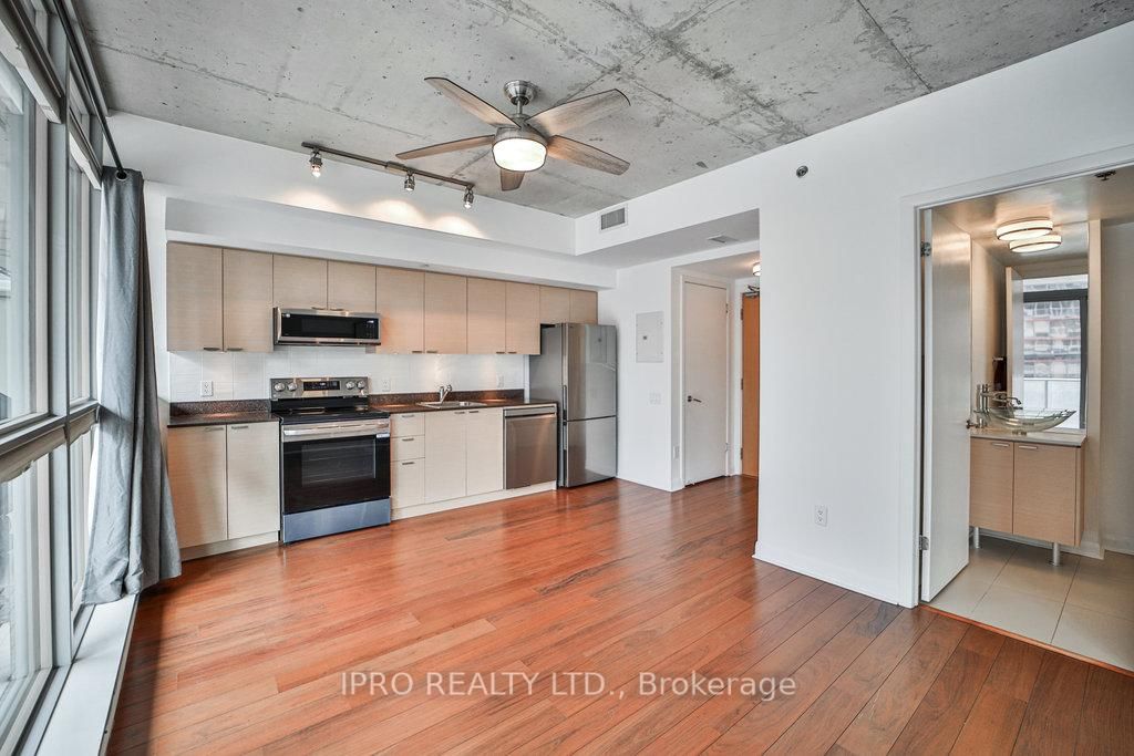 375 King St W, unit 701 for sale