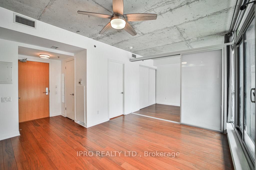 375 King St W, unit 701 for sale