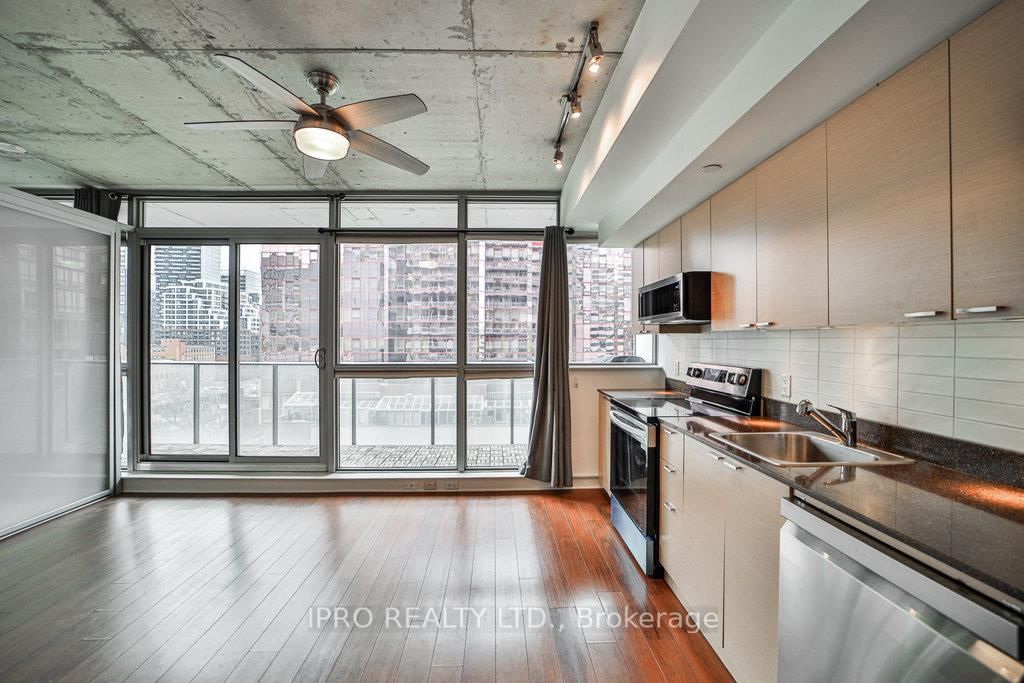 375 King St W, unit 701 for sale