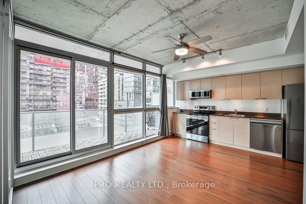 375 King St W, unit 701 for sale