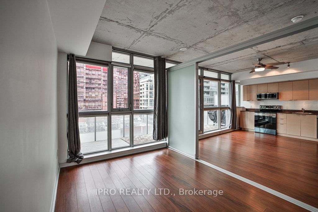 375 King St W, unit 701 for sale