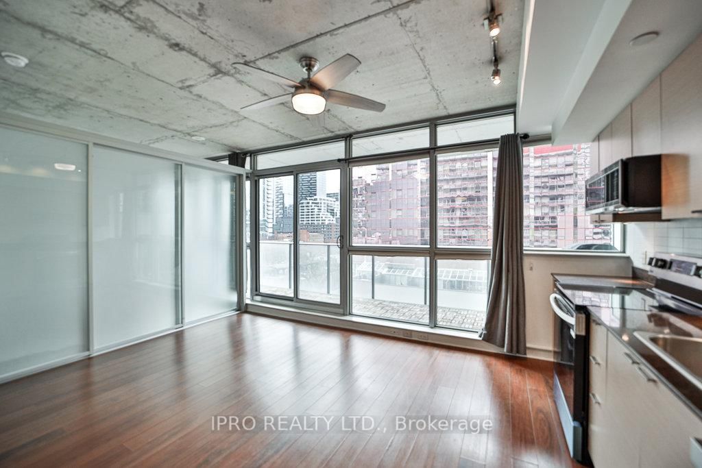 375 King St W, unit 701 for sale