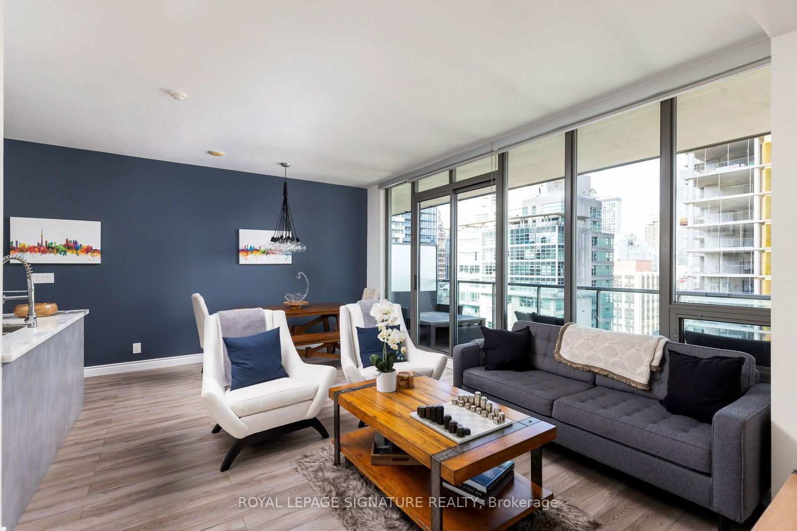 33 Lombard St, unit 2006 for sale