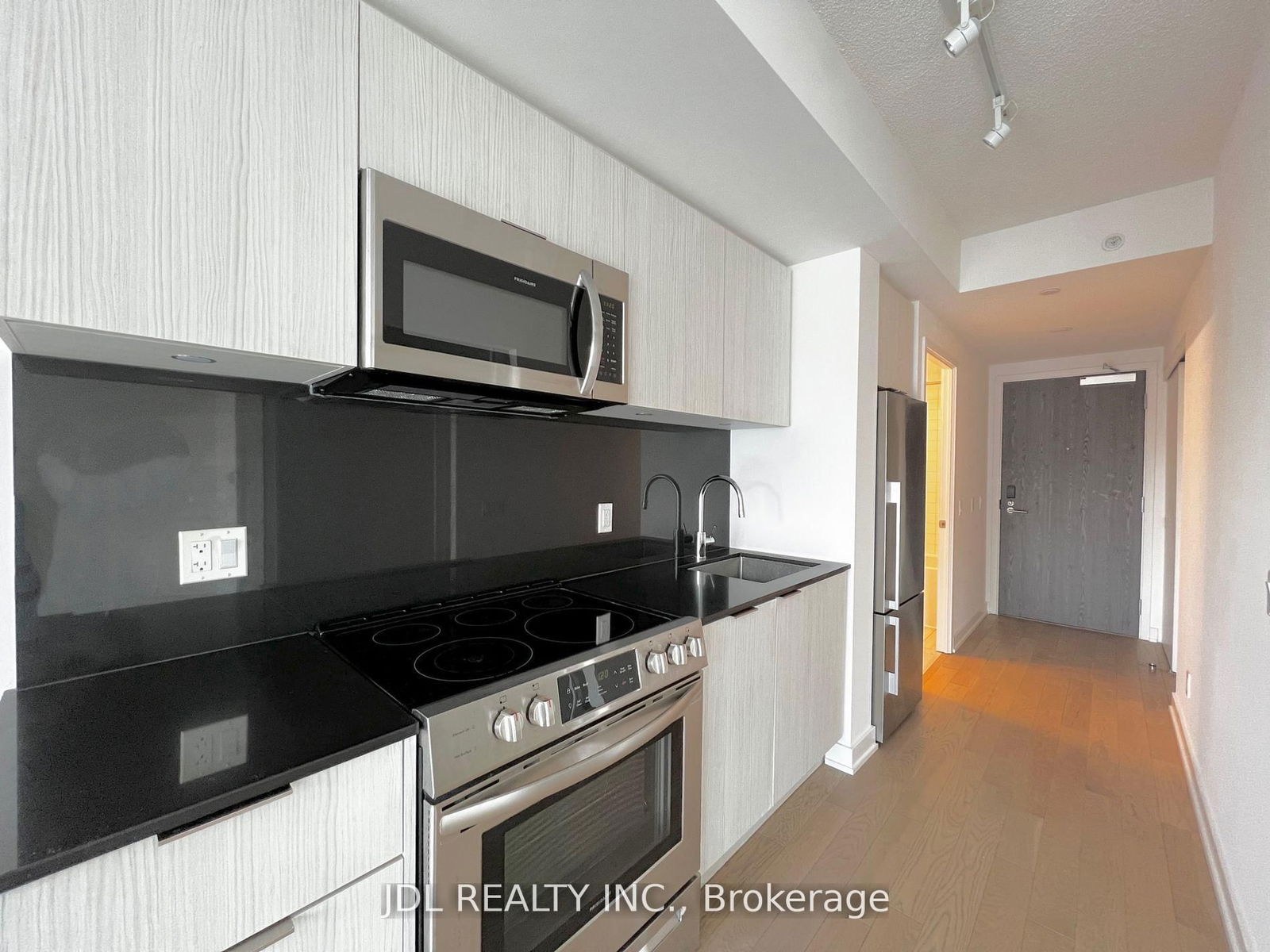 25 Richmond St E, unit 1315 for rent