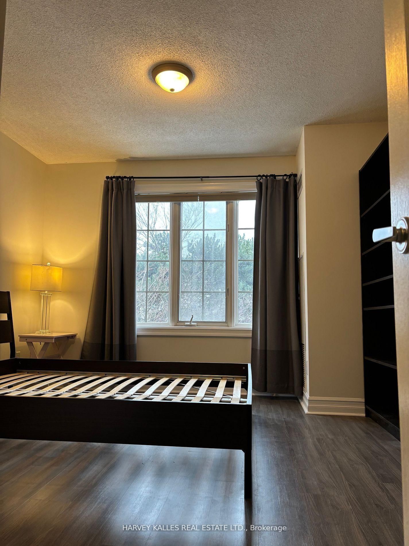 32 Kenaston Gdns, unit TH 103 for rent